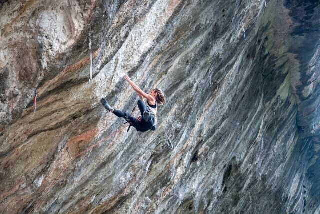 Chute et engagement Falaise