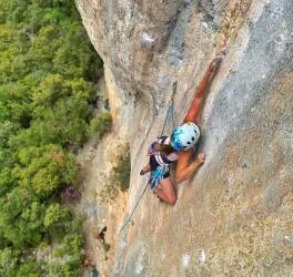 Stage 1: Autonomie et perfectionnement en falaise